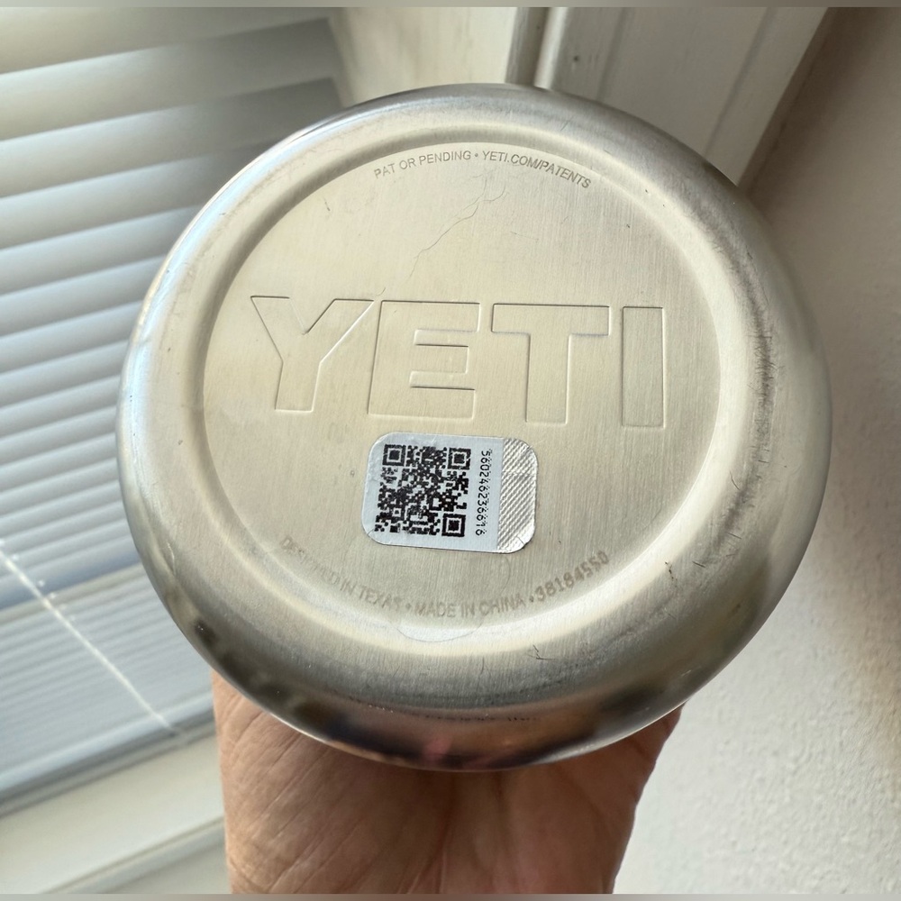 YETI Rambler 10 OZ Stainless Steel Double Wall Lowball in Black With Plastic Lid - Picture 4 of 6
